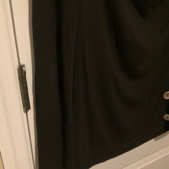 Chic Black Button-Detail Top - Picture 5 of 6